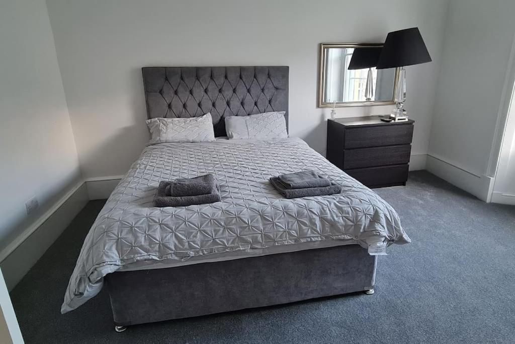 Large 4 Bed Apartment Edinburgh Luaran gambar